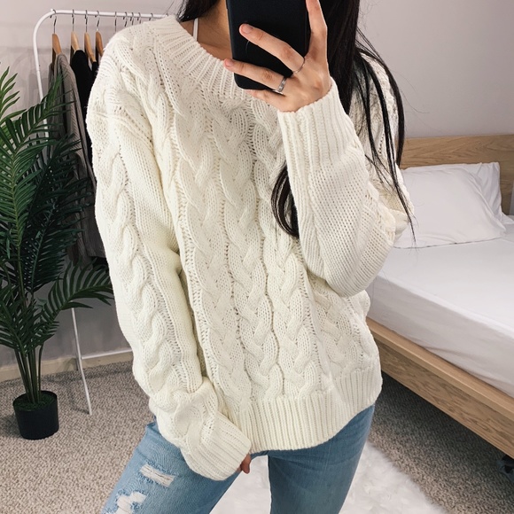 🆕 Ivory Chunky Knit Sweater - Picture 4 of 7